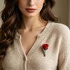 Broș Ceainic Retro Broș Tridimensională de Nuntă cu Textură Metalică Aurie Imitație Insert de Floare Naturală Accesoriu pentru Palton Eșarfă Păr Geantă