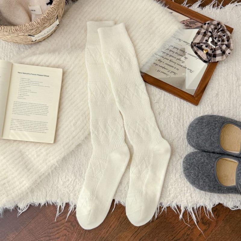 Diamond-patterned Wool Trend Leg Warmers, Slimming and Beautiful Legs, Warm and Thick Knitted Sock Sleeves, Long Tube Style, Paired with Long Boots.