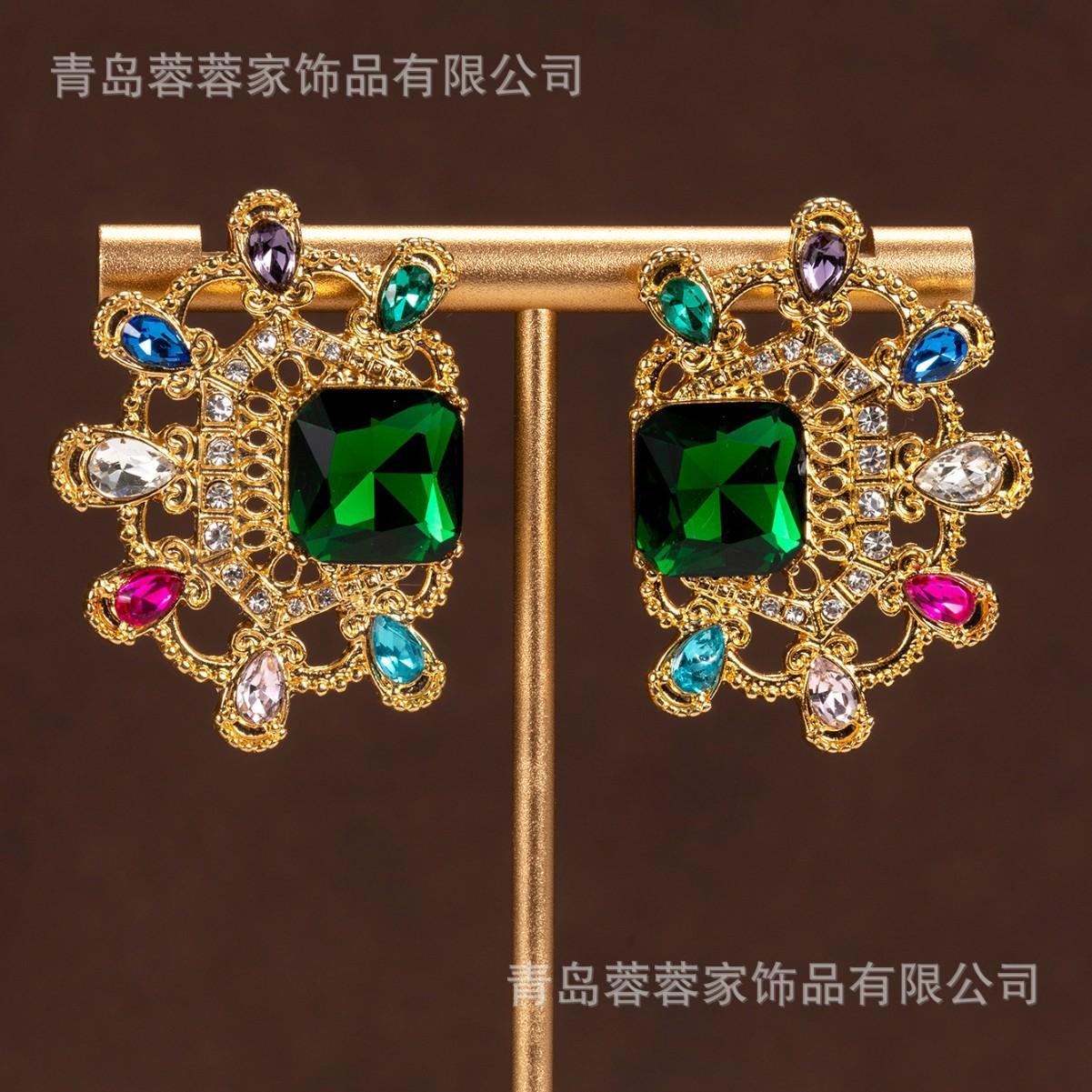 European Style Palace Gemstone Heavy Industry Hollowed Out Earrings Retro Inlaid With Zircon Light Luxury Old Money Temperament Antique