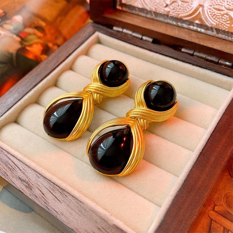 Medieval vintage earrings, court style niche high-end stud earrings Internet celebrity retro earrings jewelry women