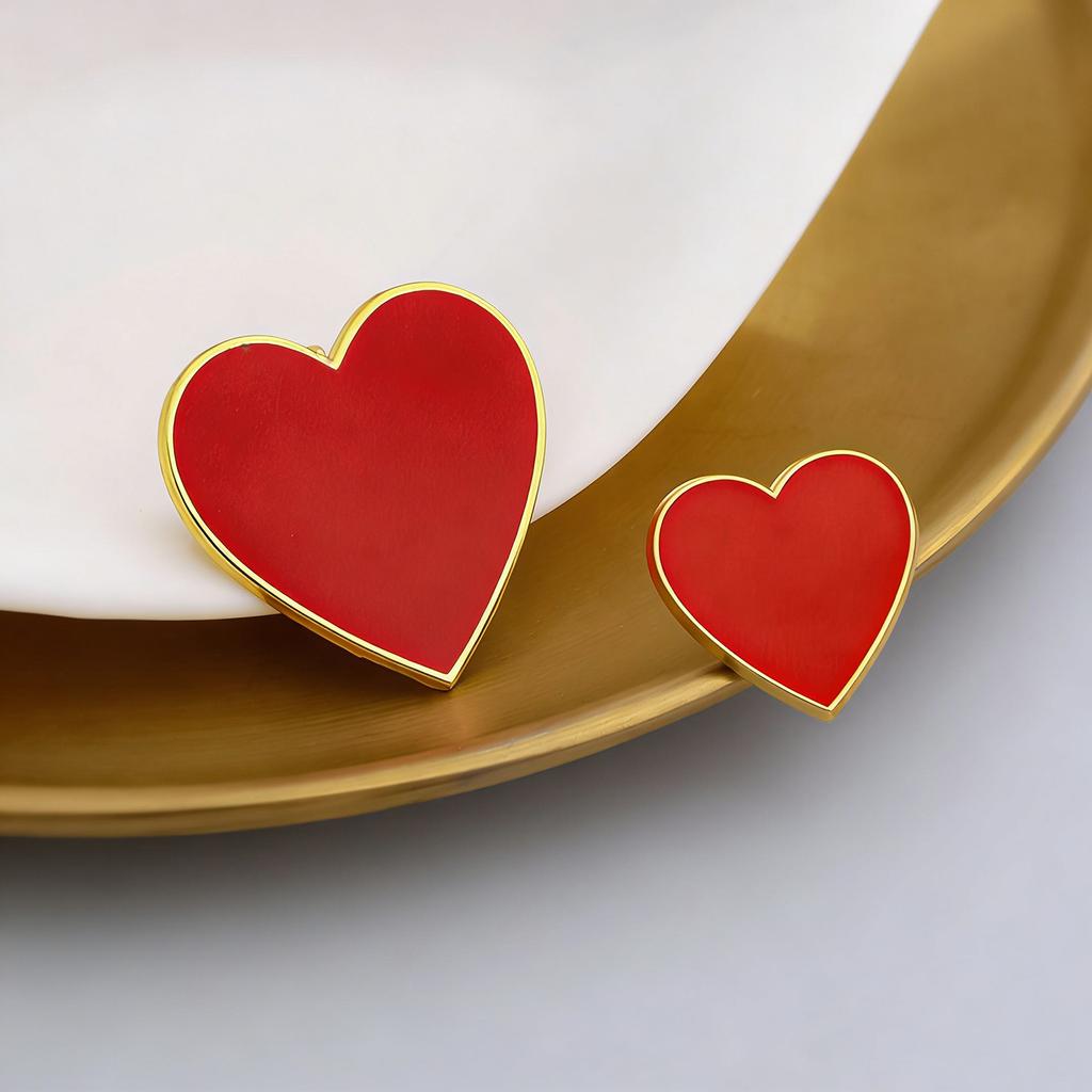 Unique Heart Shaped Brooch For Couples And Friend Crafted From Sturdy Alloy
