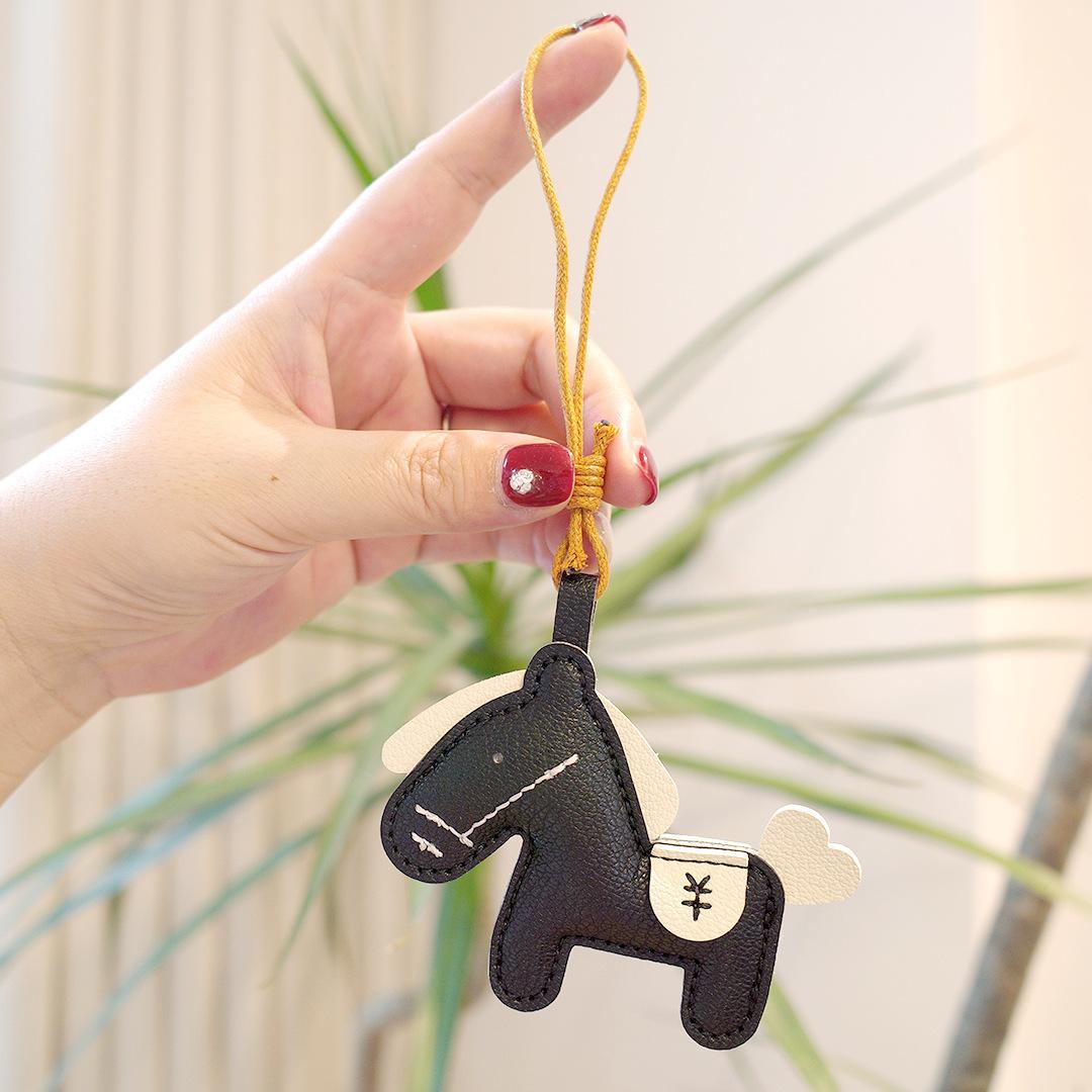 

Colgante de caballo decoración moderno lindo Pony PU llavero de cuero para bolso de mujer llavero accesorios de encanto чёрный