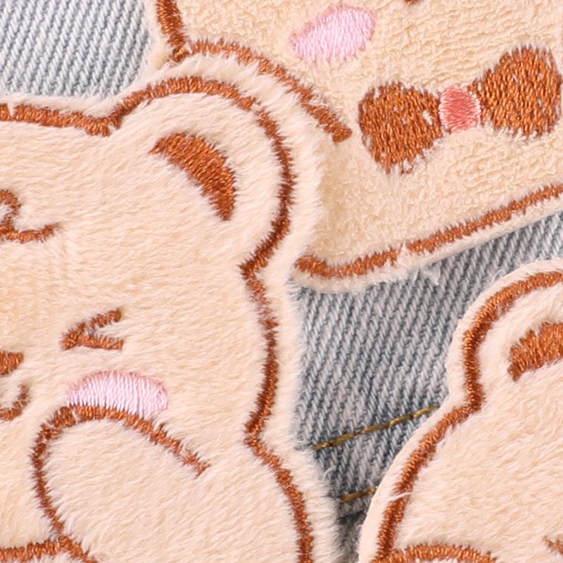 Søt tegneseriebjørn Plysjbroderte lapper for klær Påsydd broderilapp Selvklebende/klistremerke Veske Sko Jeansdekorasjon