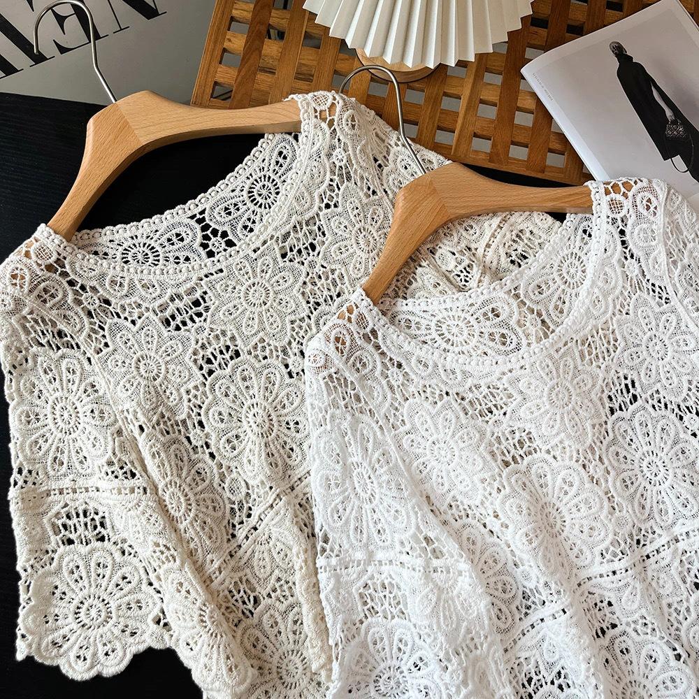 Summer Women's Loose Casual White Lace Blouse with Floral Patterns O-Neck Hook Flower Hollow Out Short Sleeved Lace Top