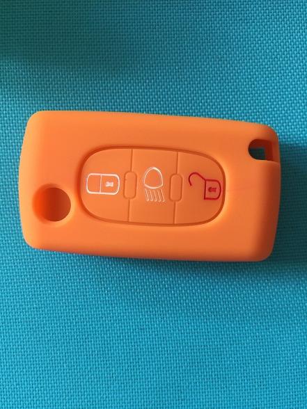 Soft Silicone Rubber Car Key Cover Case Shell Light For Peugeot 3 Buttons Fob Flip For Citroen C2 C3 C4 Picasso Xsara C5 C6 C8