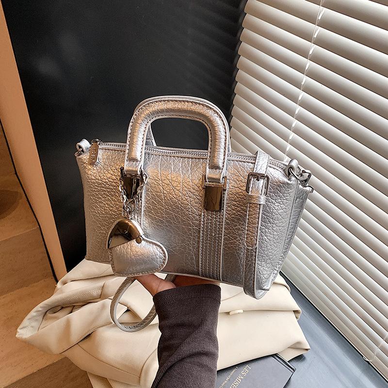 High-end small bag women's 2025 new spring and summer versatile messenger bag fashionable portable small square bag