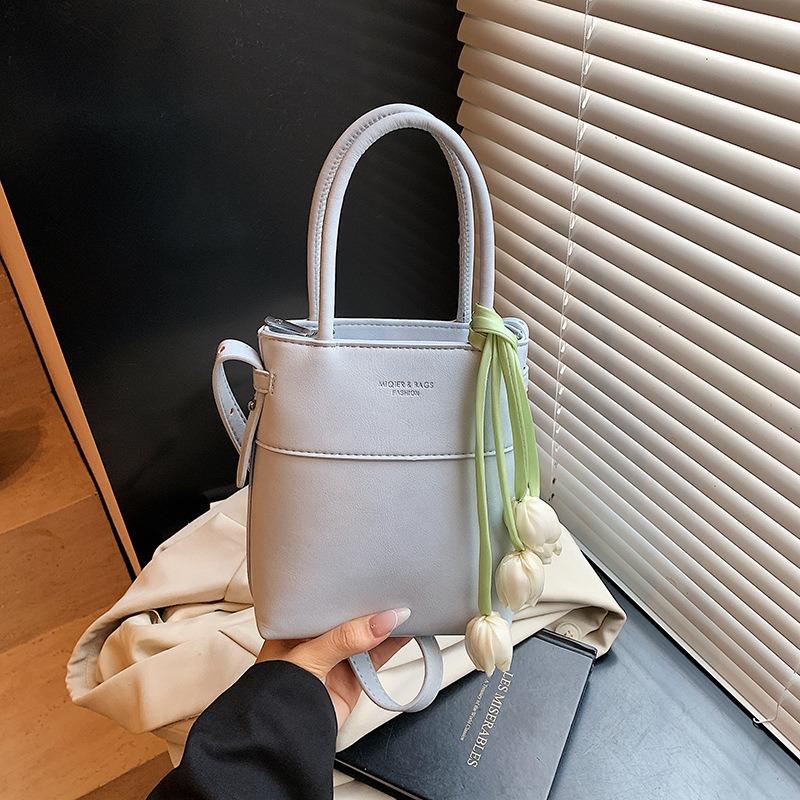 Crossbody Bag Women's New Niche Versatile Small Shoulder Underarm Bag Fashion Bucket Bag Tide