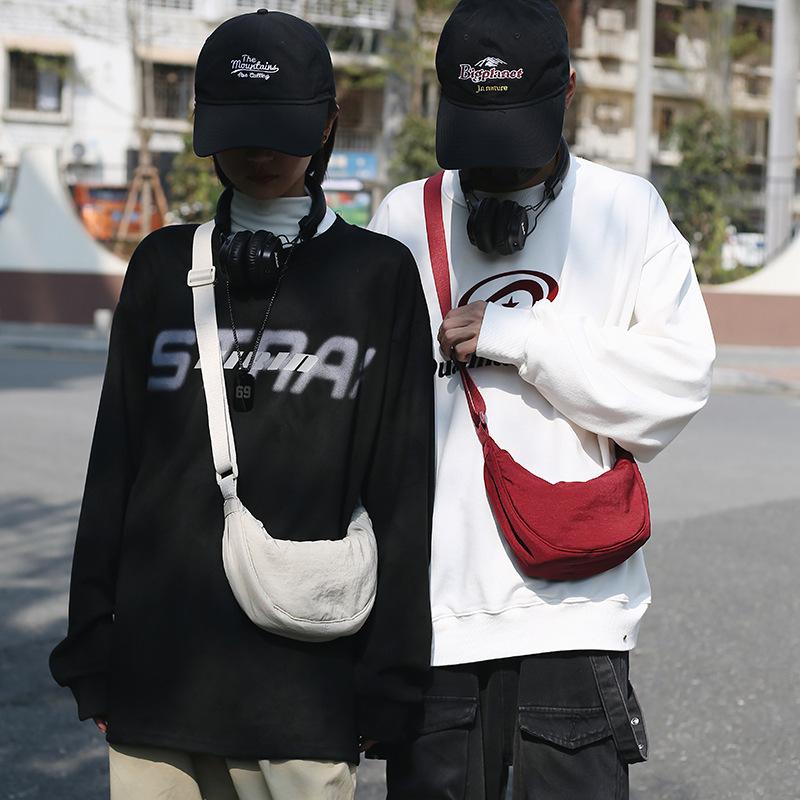 Simple and Lightweight Dumpling Bag Style Casual and Versatile Couple Messenger Bag Daily Commuting Mobile Phone Shoulder Bag