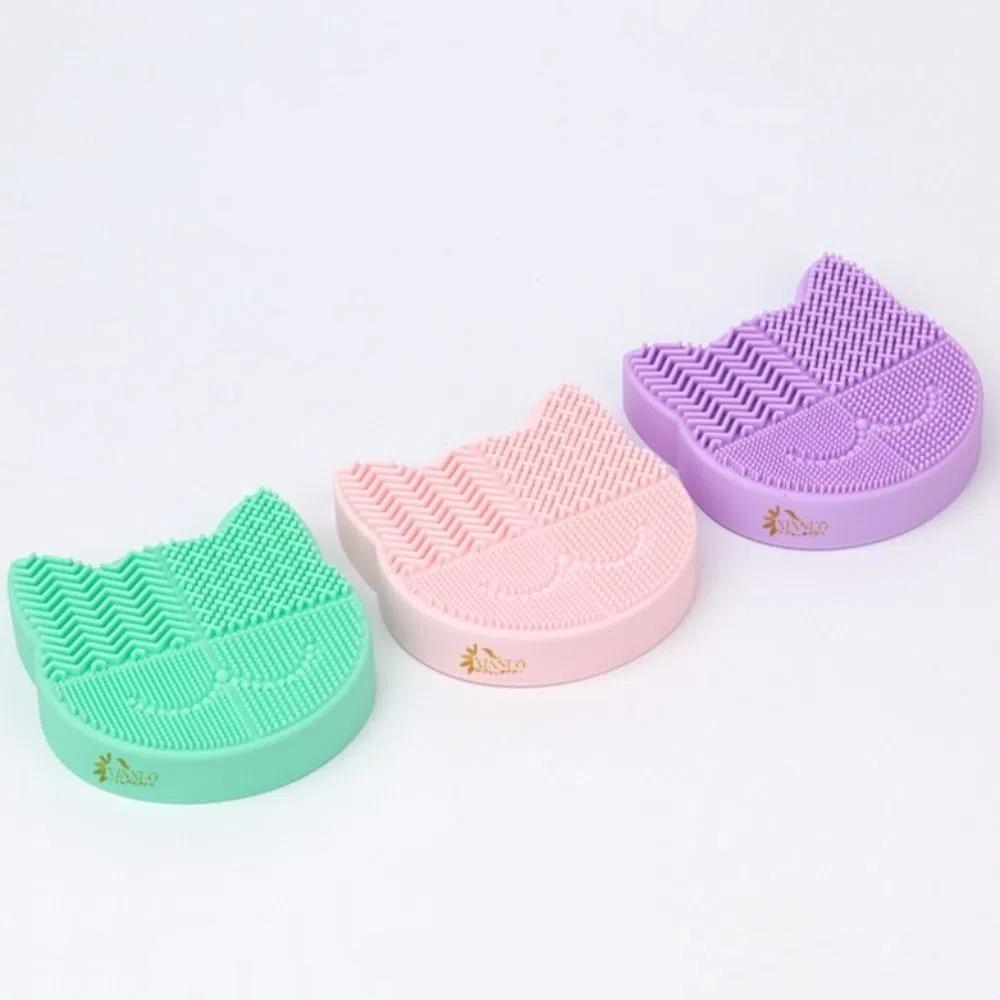 Silicone Makeup Brush Cleaning Box Portable Make Up Tool Scrubber Box Washing Brush Pad  for Women