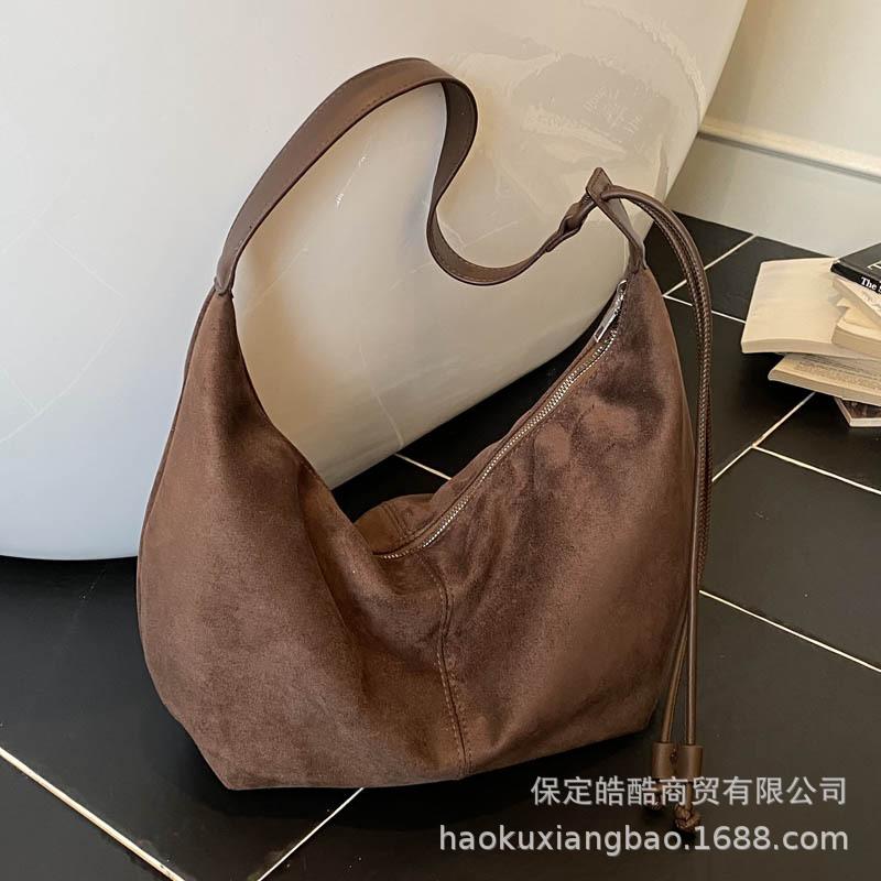 Retro Bag Women's Large Capacity 2025 New Autumn and Winter Versatile Niche Design Single Shoulder Messenger Bag Commuter Dumpling Bag