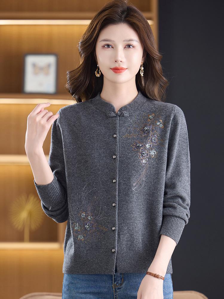 Mom's Stylish Chinese-Style Wool Cardigan for Middle-Aged Women