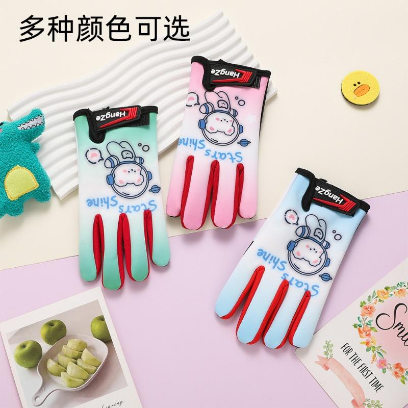 Barnhandskar höst och vinter pojkar och flickor studenter vindtäta tecknade sammet varma utomhus ridning köldtåliga förtjockade handskar