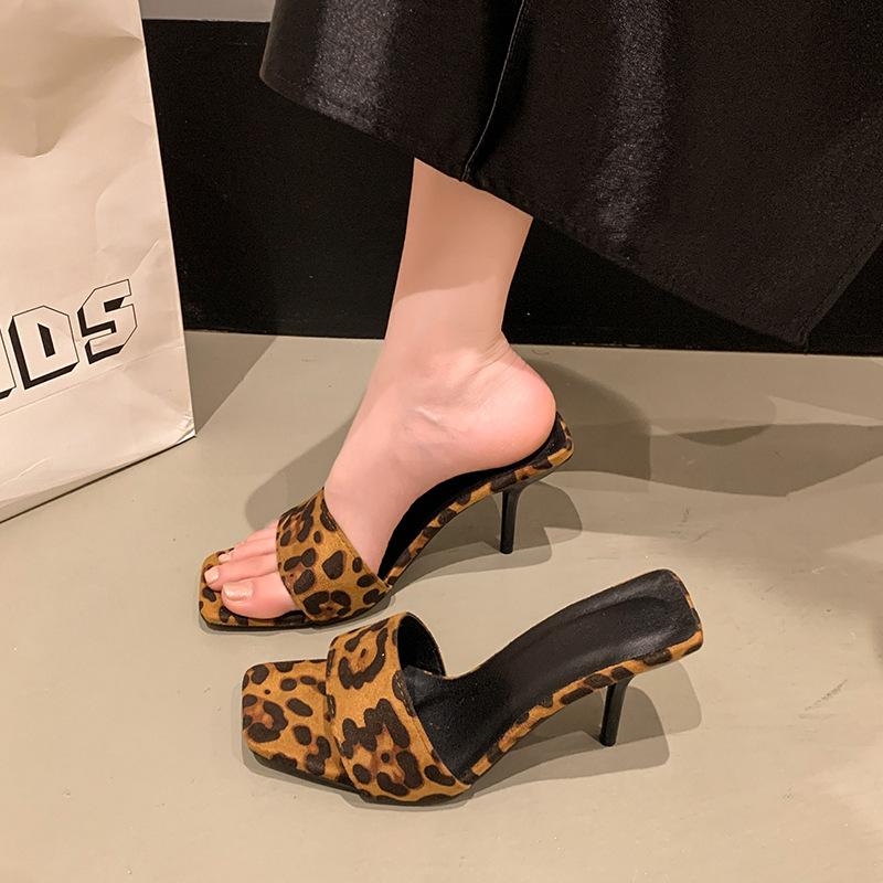 Fashion Sexy Leopard Print Women Slippers V-Strap Shallow Peep Toe Thin High Heels Sandal Summer Party Banquet Shoes Zapatos Mujer