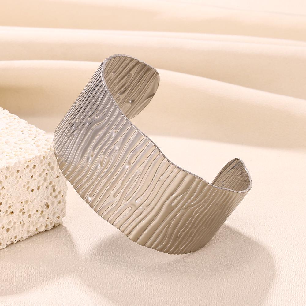 Stainless Steel Geometric Cutout Women's Hammered Bangle Bracelet