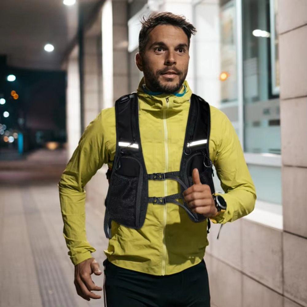 Waterproof Reflective Running Vest Pack Breathable Adjustable Running Hydration Vest Bag Convenient Multifunctional