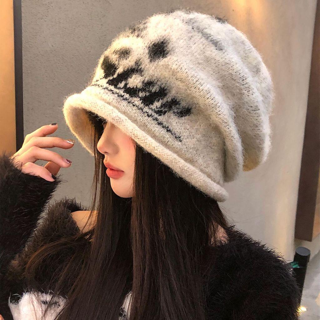 Wool Blend Knit Hat With Letter Print For Winter Warmth And Casual Style