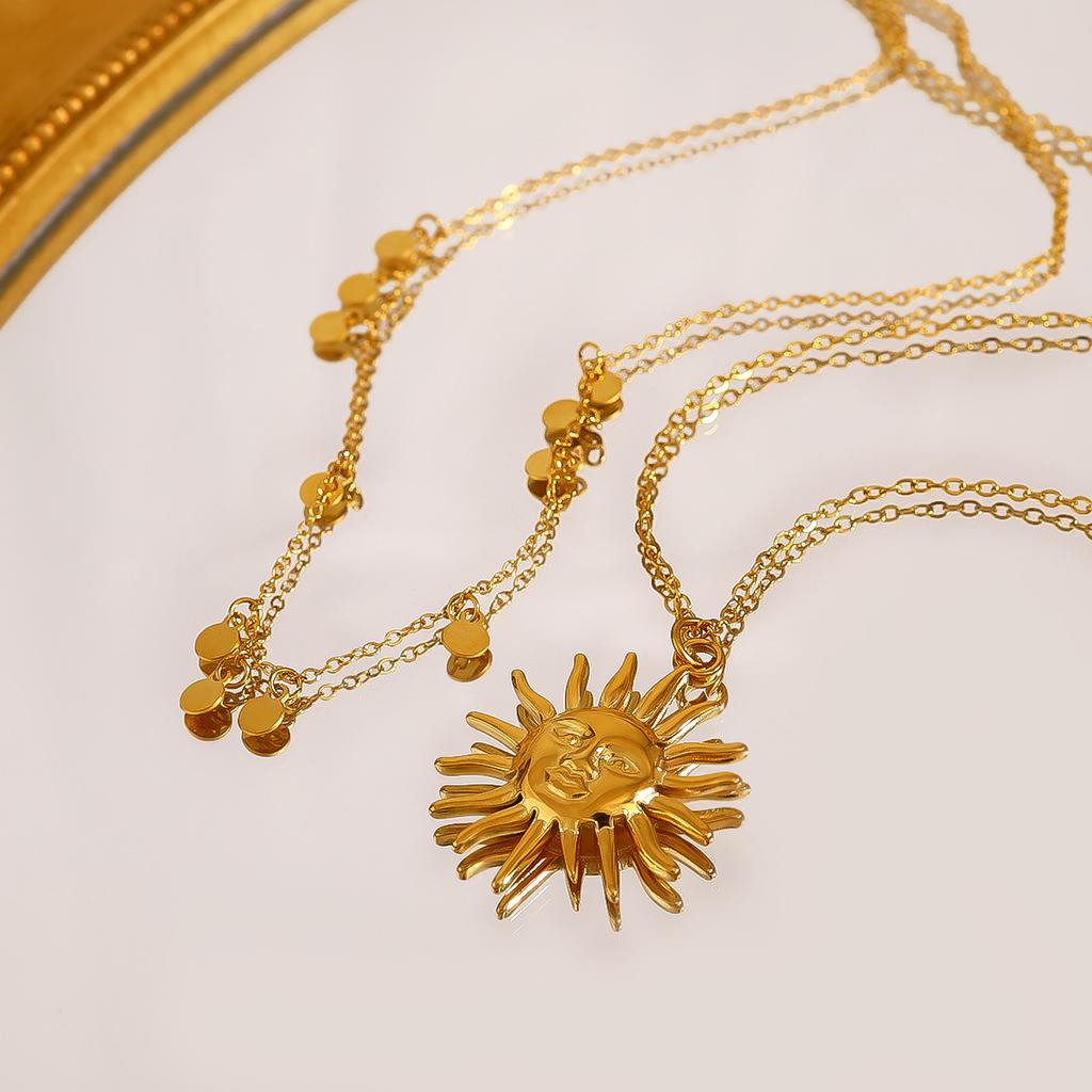 Gold Disc Collarbone Necklace Smiley Face Sun Star Pendant Women Light Luxury Versatile Jewelry