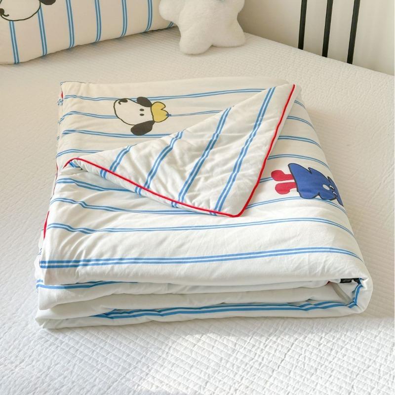 Lightweight Knitted Comforter Cute Cartoon Pattern Skin Friendly Thin Summer Quilt Air Conditioner Duvet for Home