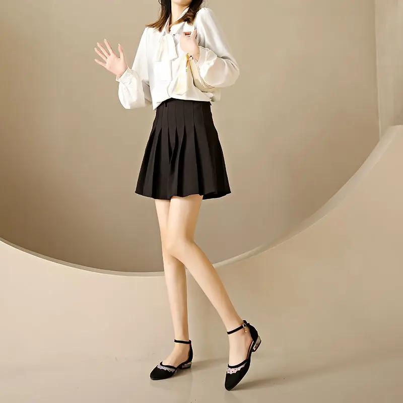 Fashion Cute Shoes for Women Office Woman Footwear Black Pointed Toe Square Heels Low Heel Elegant Kawaii Luxury Brand Korean Style Chic