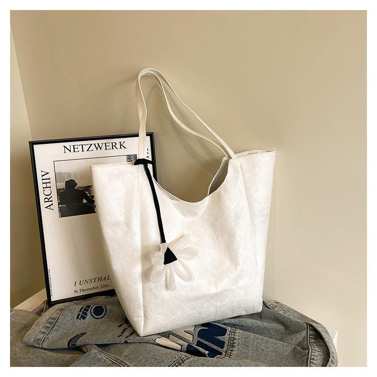 

Canvas New Shoulder Bag Female Student School Bag Fresh Large Capacity Bag Premium Sense Bag