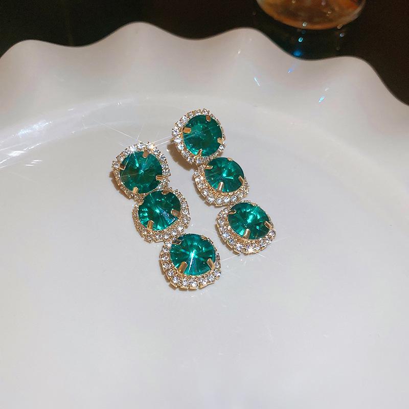 Runder Blumenschmuck-Set mit Ohrringen und Halskette mit quadratischem Diamant-Inlay - Luxusschmuck für Damen
