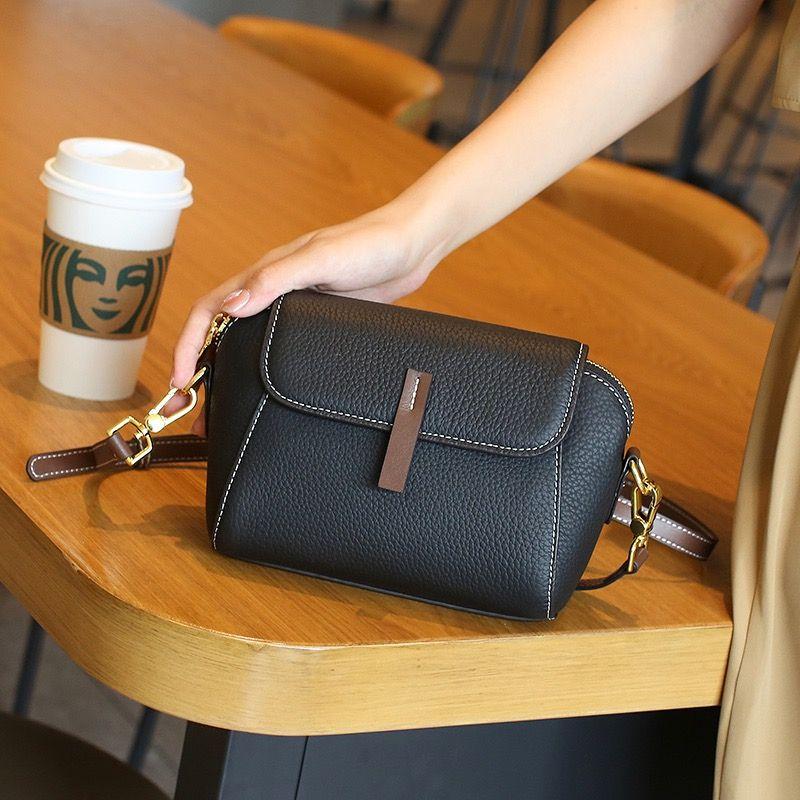 

Leather One-Shoulder Spring/Summer Fancy Fashion Small Square Bag Black