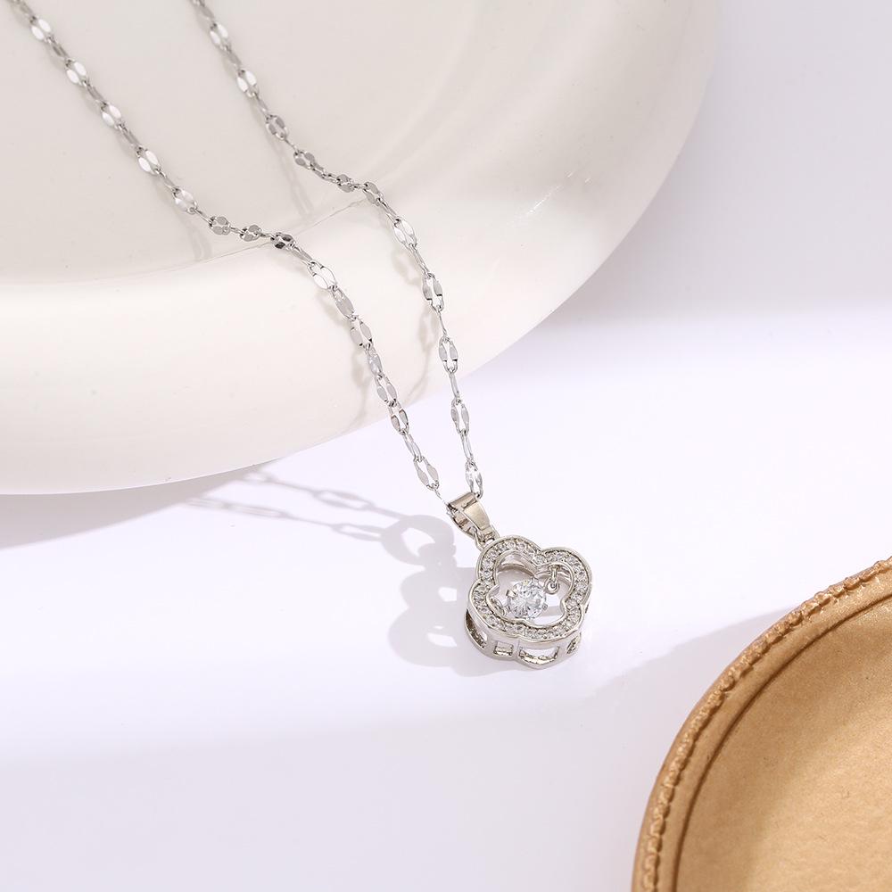 Elegant Gold-Plated Chinese-Style Four-Leaf Clover Necklace with Imitation Hetian Jade Pendant for Women