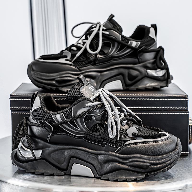 Men's shoes 2025 new summer mesh breathable soft-soled sports and leisure shoes, teenagers heightening thick-soled dad trendy shoes
