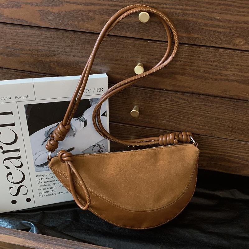 This year's popular bag women's 2025 new fashion high-quality texture matte shoulder bag commuter messenger bag dumpling bag