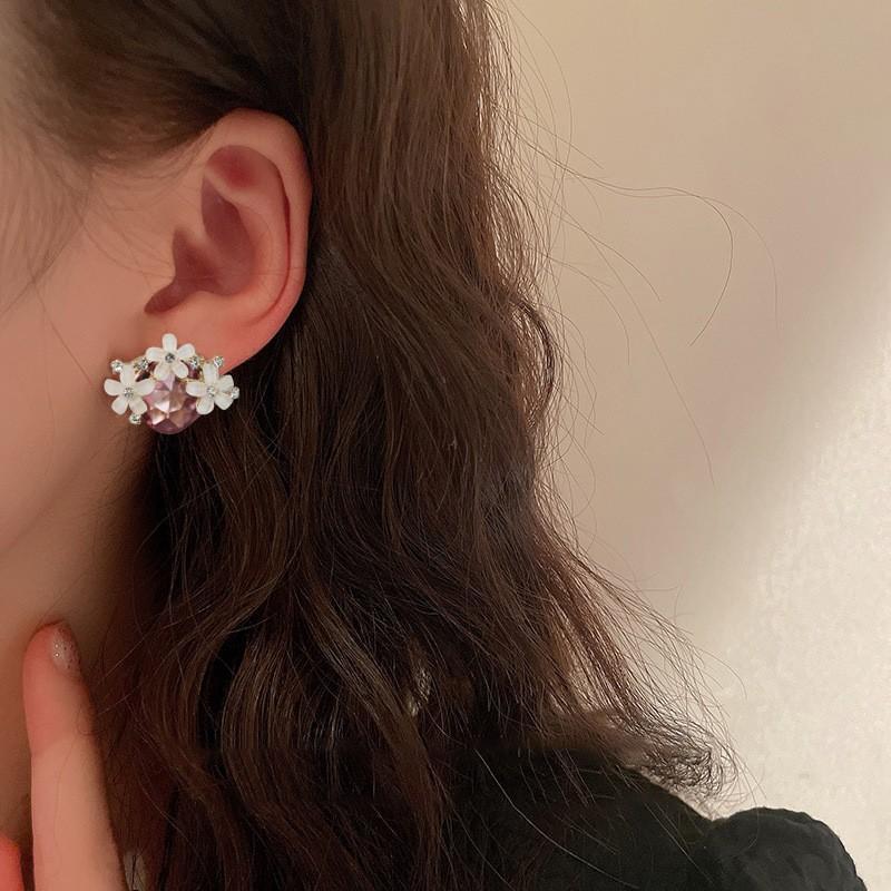 1111 popular retro diamond-encrusted geometric flower stud earrings European and American sweet Internet celebrity temperament high-end earrings
