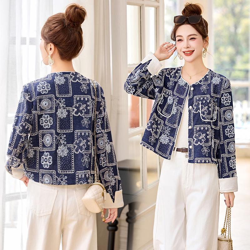 

2025 Весна Женская Маленькая Свободная Приталенная Вышитая Расшитая бисером Куртка YB8856 XL (125-140 jin) синий