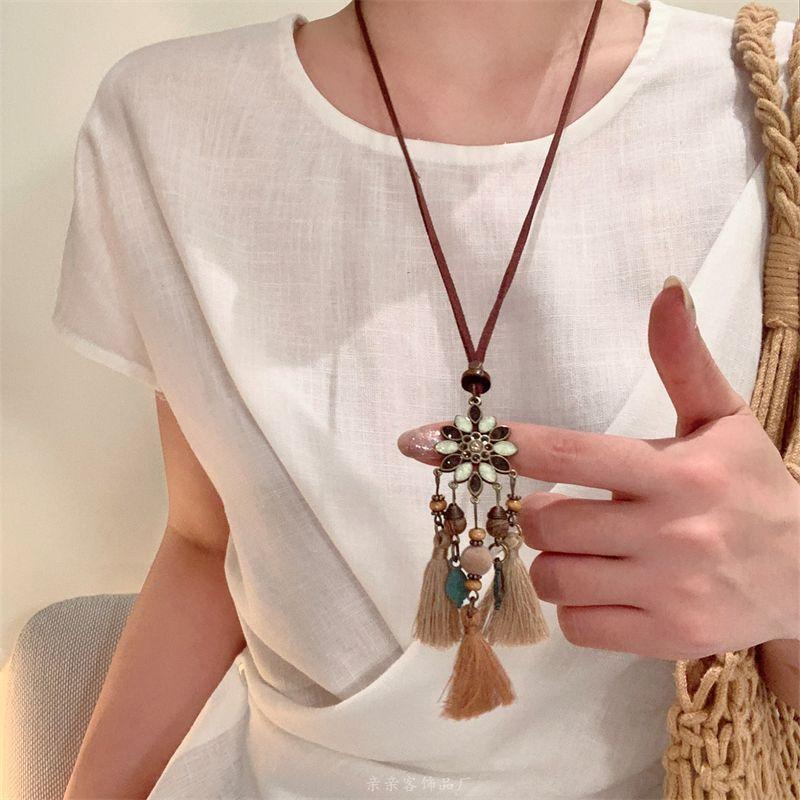 Holiday Style Resin Wood Bead Pendant Necklace, New Seaside Photo Collarbone Chain, Niche Personalized Item Decoration Women
