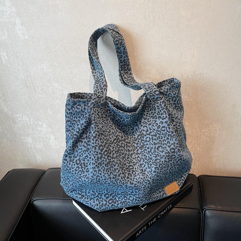 Women's bag 2024 new autumn and winter large-capacity leopard print bag high-end tote bag retro shoulder armpit bag