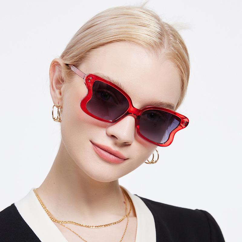 2026 New Fashion PC Sunglasses Women Trendy Blush Glasses