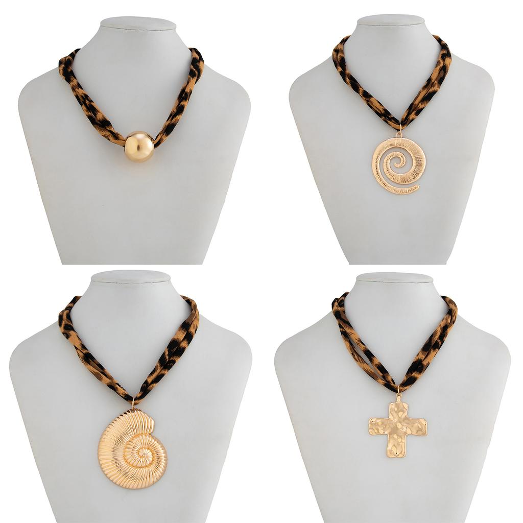 Adjustable Velvet Choker Necklace Heart Pendant Layered Chain Jewelry Alloy Conch Starfish Pendant Jewelry For Women