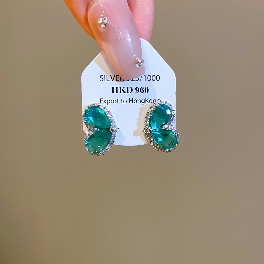 Gradient Color Crystal Butterfly Stud Earrings Shiny Rhinestone Women Fashion Ear Jewelry
