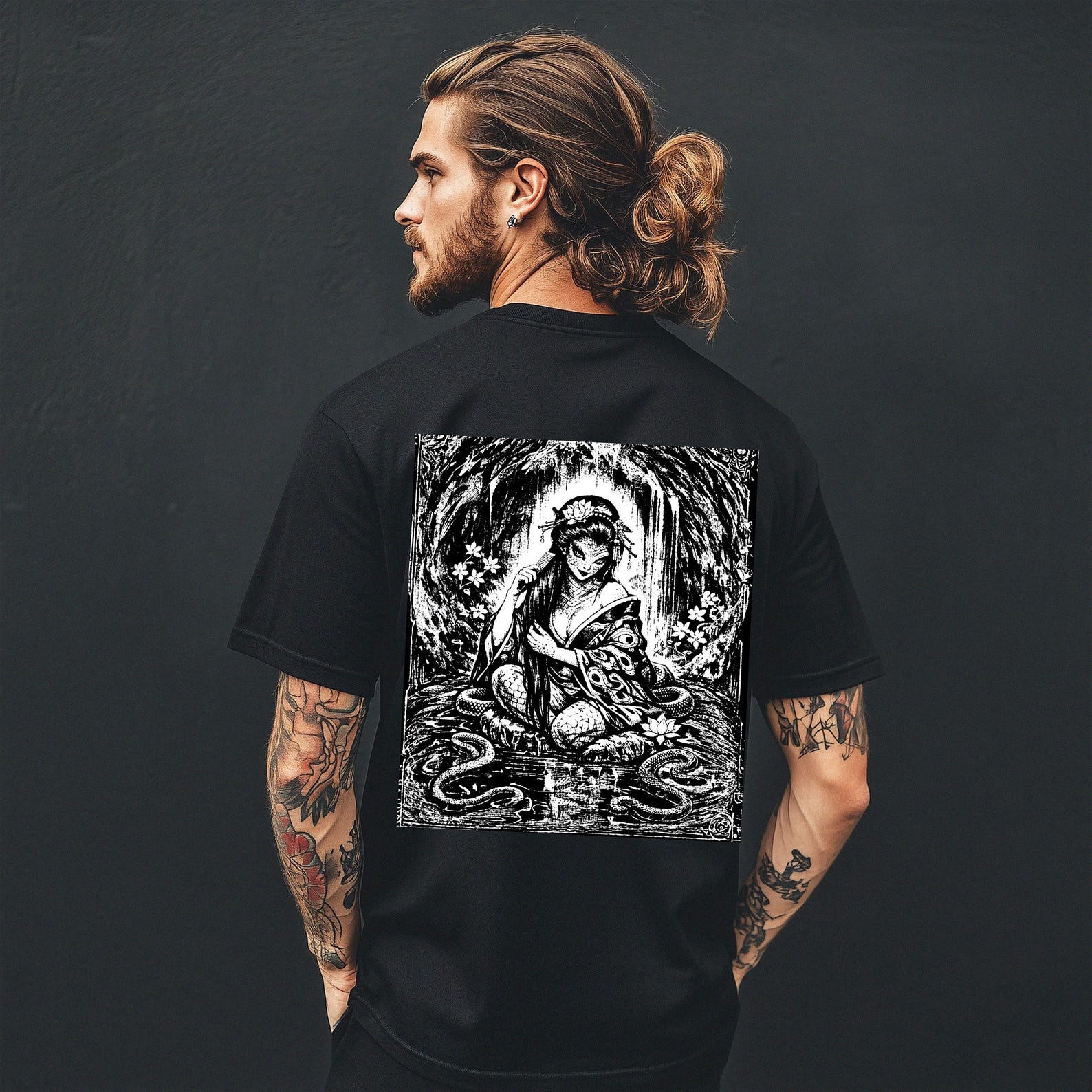 Venom Kiss Geisha Oni Demon Snake T-shirt | Japanese Horror Art 2XL