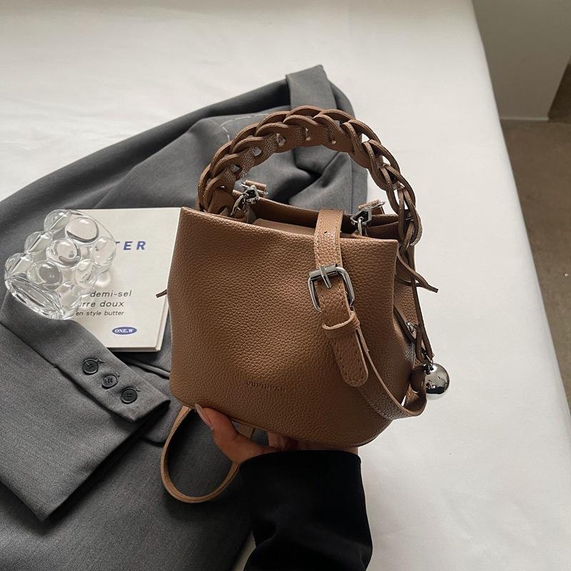 Ladies' Elegant Woven Bucket Bag Crossbody Bag - Detachable Shoulder Strap, Magnetic Buckle Design, Large Capacity Handbag