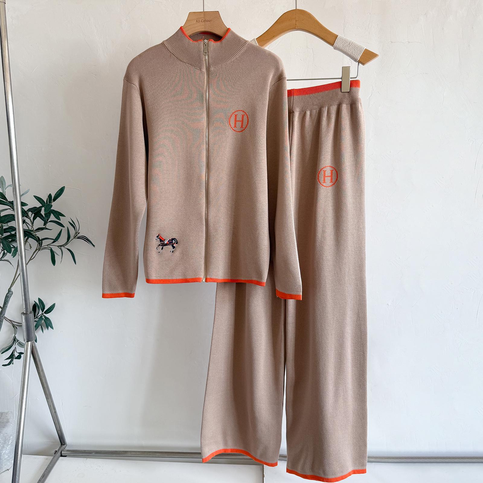 

Women s Fall/Winter Prancing Horse Embroidered Knit Sweater & Pants Set One Size хакі
