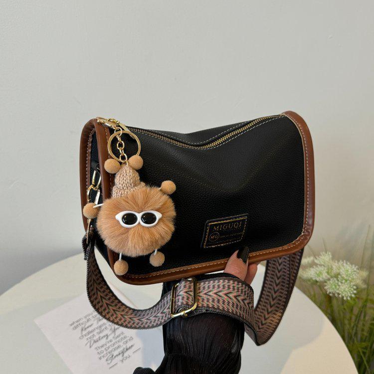 

Сумки Бостон Женская 2024 Новая Высококлассная Сумка-багет на плечо: Популярная маленькая сумка-подушка кроссбоди с широким ремнем One size