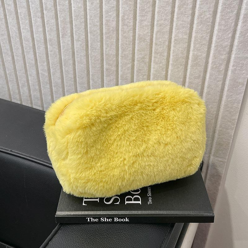 Ins Macaron Plyšová kosmetická taštička Pencil Bag Girl Candy Color Kabelka Banquet Party Lady Kosmetická taštička Organizér na make-up 2024