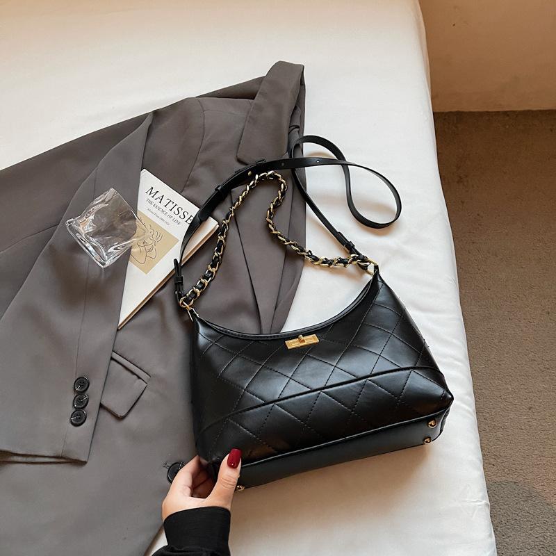 Niche Retro Texture Handbag Women's 2025 New High-value Diamond Chain Bag Simple Shoulder Messenger Bag