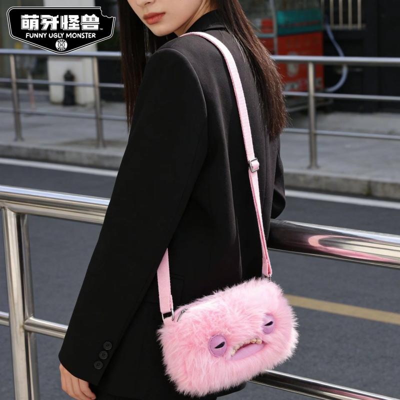 Mr Buttons Screech Black Monster Crossbody Bag Ugly Cute Doll Shoulder Bag Street Fashion Casual Wear Collectible Gift