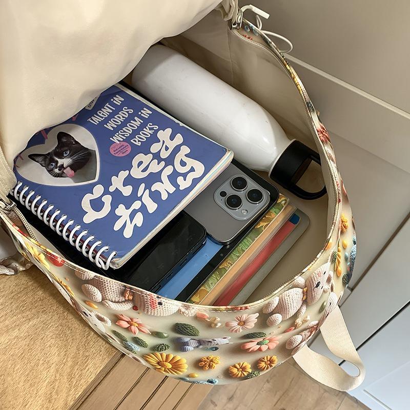 High value, fresh, sweet and cute printed backpack, lightweight make-up class for junior high school students, and large-capacity backpack.