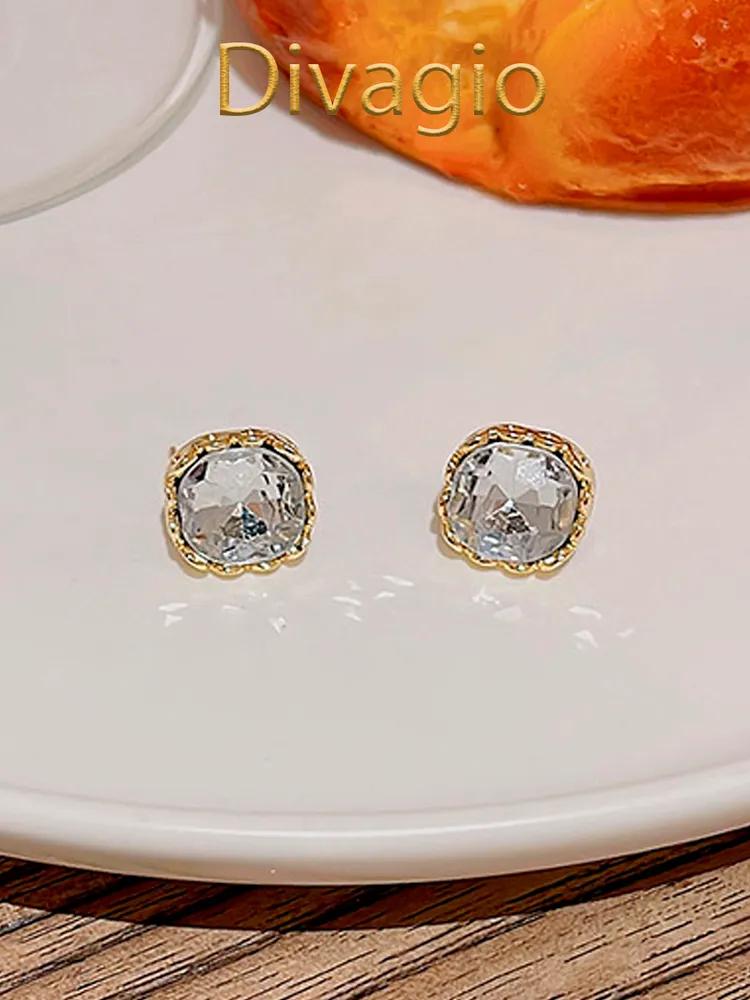 

Sparkling And Exquisite Zircon Stud Earrings, Feminine Charm, Versatile And Geometric Earrings, High-end Earrings One Size