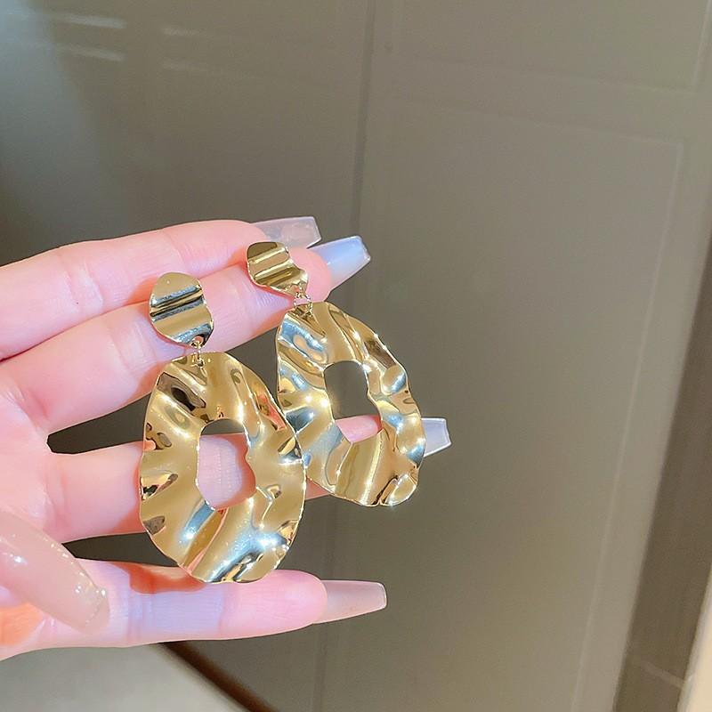 Silver Needle Medieval Round Flower Fringed Earrings Retro Metal Stud Earrings Temperament Light Luxury Earrings Women