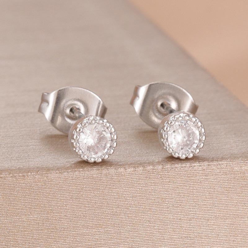 

Fashion geometric zircon stud earrings, stars, moon, niche temperament, light luxury, high-end heart stud earrings, earrings, women