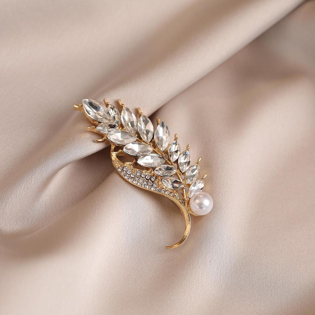 2026 High-End Butterfly Brooch: Elegant Summer Accessory for Shirts and Suits