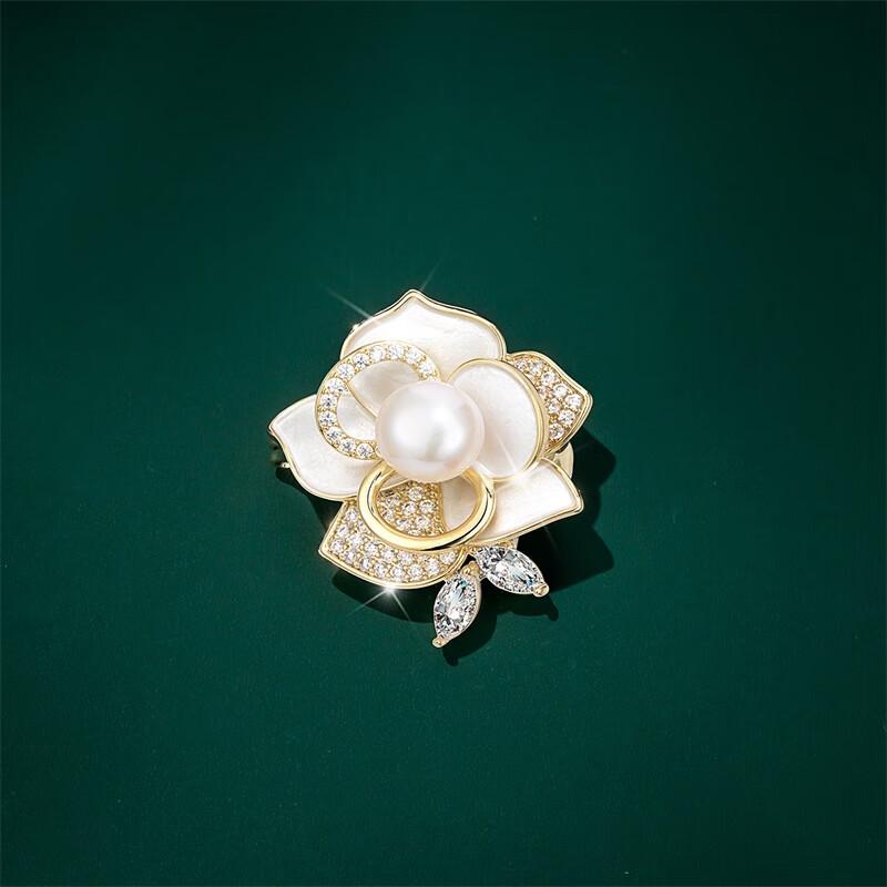 Qlady Camellia Brooch, Freshwater Pearl Corsage, Anti-Exposure Scarf Buckle