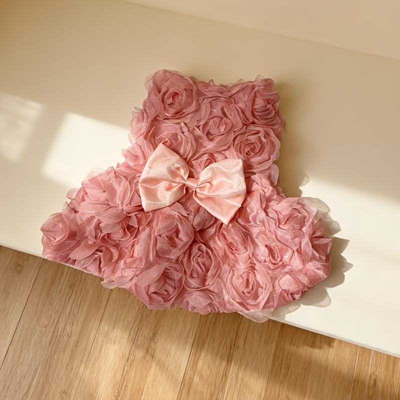 Ein Prinzessinnen-Stil Rose 3D Blumenkleid Niedliches Mode Rosa Blütenblattkleid für Katzen und Hunde Mehrere Größen